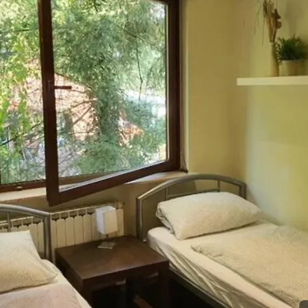 Apartment Bei Hamburg Bis 10 Personen Mit Terasse Und Gartennutzung.