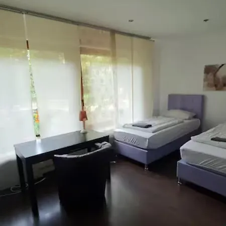 Bei Hamburg Bis 10 Personen Mit Terasse Und Gartennutzung. Apartment *