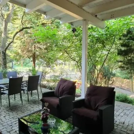 Bei Hamburg Bis 10 Personen Mit Terasse Und Gartennutzung. Apartment *